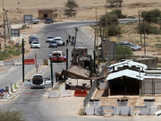 الاحتلال ينصب حاجزا عسكريا في دير دبوان شرق رام الله