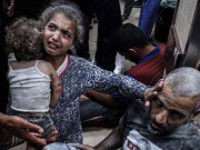 مصابون بعضهم بحالة خطيرة جراء قصف الاحتلال عناصر تأمين المساعدات شرق خان يونس