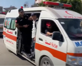 سيارات الإسعاف تشيع جثمان الشهيد هاني الجعفراوي مدير قسم الطوارئ في رفح جنوب القطاع