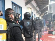 وحدات القمع تقتحم قسم (6) في سجن «ريمون»
