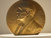 العالم السويدي سفانتي بابو يفوز بجائزة نوبل للطب