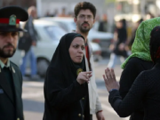 إيران تُعلن حلّ شرطة الأخلاق