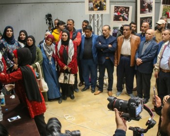 بالصور: حركة فتح بساحة غزة تنظم معرضاً للصور وفاءً للمرأة وتقديراً لنضالها