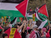 مقال بـ"يسرائيل هيوم": استمرار الحرب دفعت المؤيدين للفلسطينيين إلى الخروج في مظاهرات واعتصامات